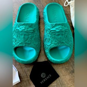 Versace slides size 39 Authentic and in good condition